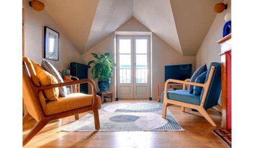 One-Bedroom Apartment with Balcony