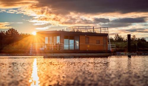 Two-Bedroom House Boat