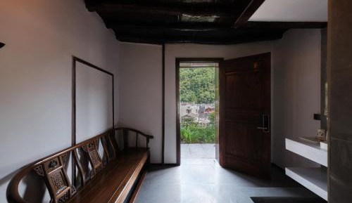 Queen Room with Balcony