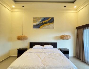 Deluxe Queen Suite