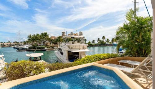 One-Bedroom Condo Marina View 