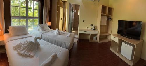Deluxe Twin Room with Sea View
