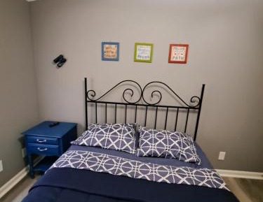 Queen Room with Shared Bathroom