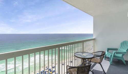 One-Bedroom Apartment with Balcony and Sea View