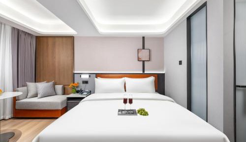 Standard Queen Room