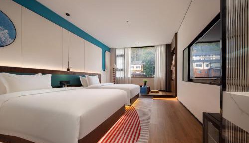 Large Double or Twin Room