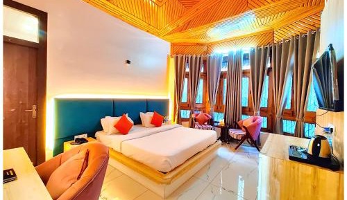 Deluxe Double Room with Balcony