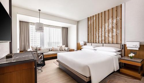 Deluxe Room (K), Guest room, 1 King, Sofa bed