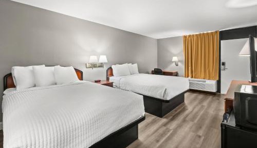 Queen Room with Two Queen Beds - Non-Smoking