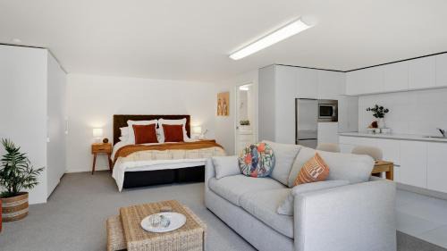Studio Apartment with King Bed