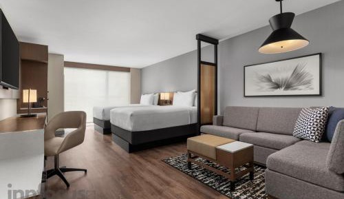 Queen Room with Two Queen Beds and Sofa Bed - High Floor