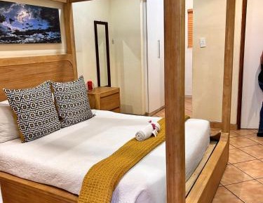 Luxury Queen Room