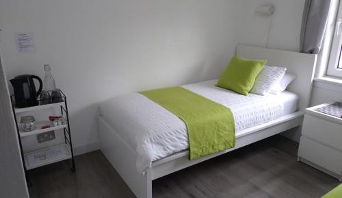 Standard Twin Room (no hot tub available)