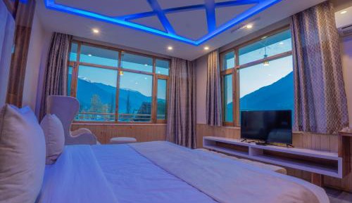 Family Room with Mountain View