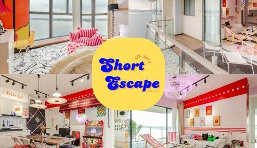 Four-Bedroom Apartment with Balcony 