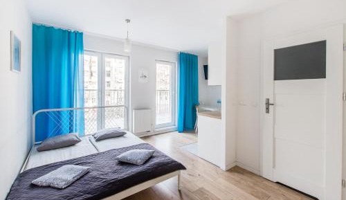 Studio Apartment with Balcony