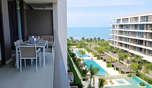 Two-Bedroom Apartment with Balcony and Sea View