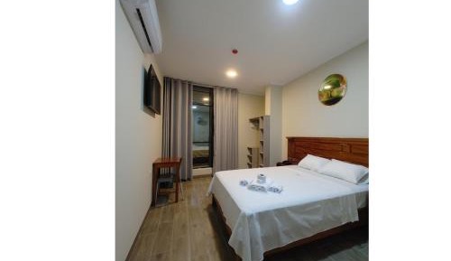 Deluxe Queen Room