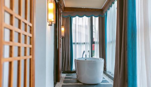 Deluxe Double Room with Bath