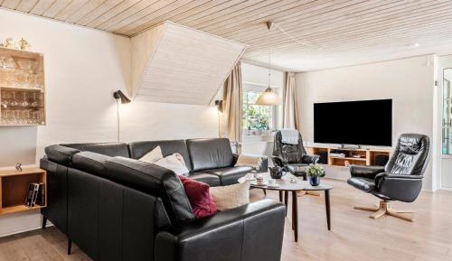 Six-Bedroom Holiday Home