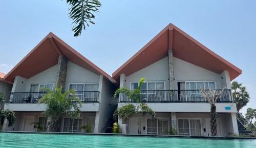 Double Room with Pool View
