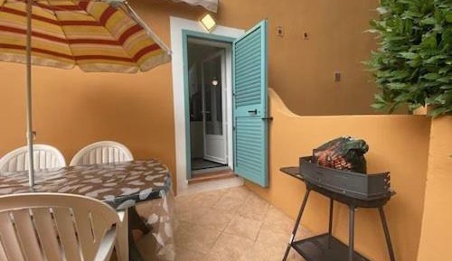 One-Bedroom Apartment with Garden View