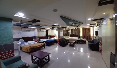 10-Bed Mixed Dormitory Room