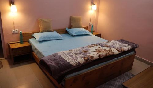Deluxe Double Room (2 Adults + 1 Child)