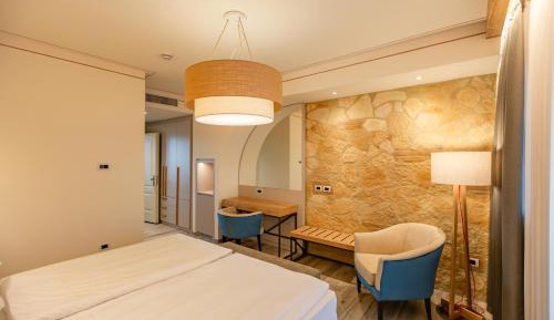 Deluxe Double or Twin Room with Balcony