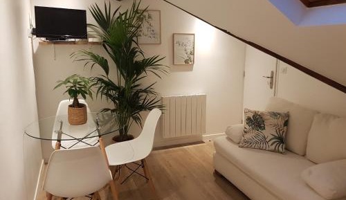 One-Bedroom Apartment with City View