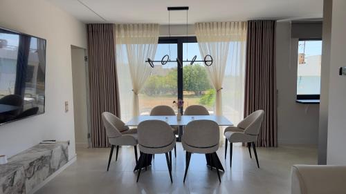 Two-Bedroom Apartment with Balcony and Sea View