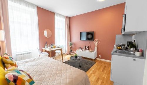 One-Bedroom Apartment
