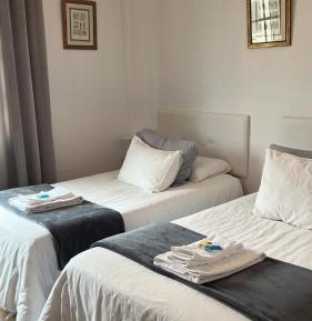 Twin Room with Shared Bathroom