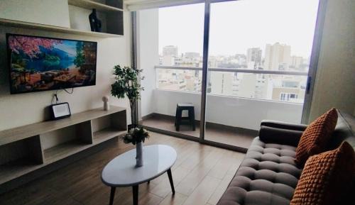 One-Bedroom Apartment with City View