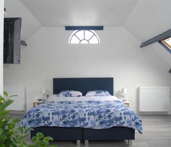 Deluxe Double Room with Bath