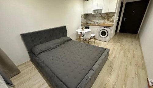 Deluxe Studio