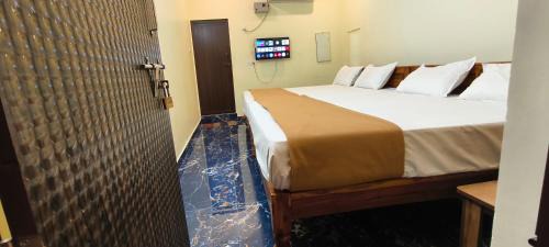 Deluxe Double or Twin Room with Mountain View