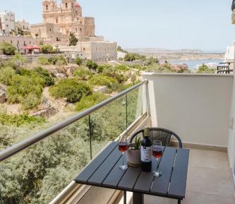 Apartment with Garden View