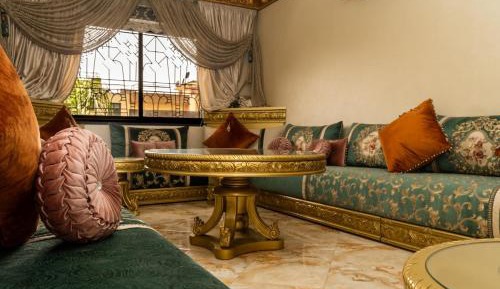 Three-Bedroom Apartment with Balcony