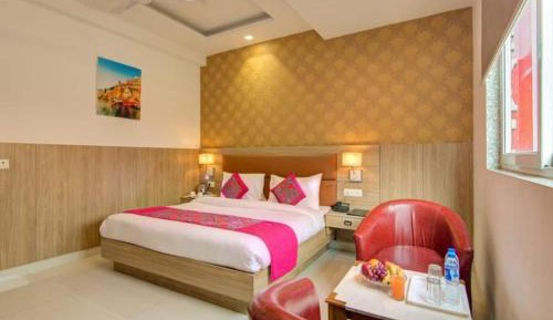 Deluxe Double Room (2 Adults + 1 Child)