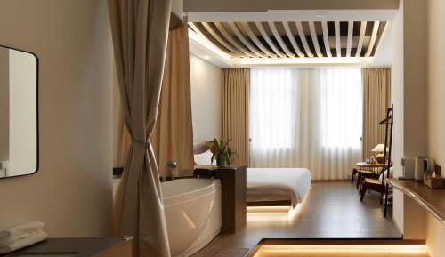 Deluxe Double Room with Bath