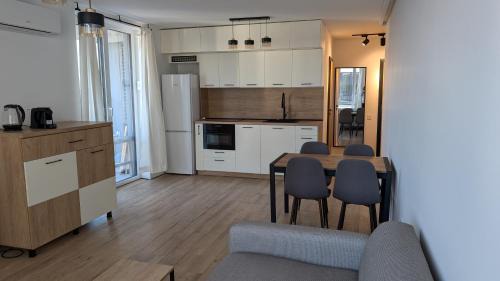 One-Bedroom Apartment with Balcony