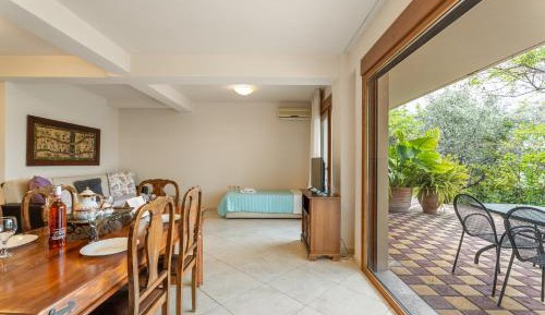 Deluxe Apartment (4 Adults)