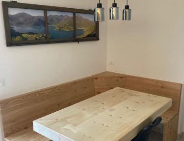 Deluxe One-Bedroom Apartment