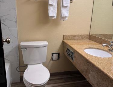 Queen Room with Two Queen Beds - Smoking