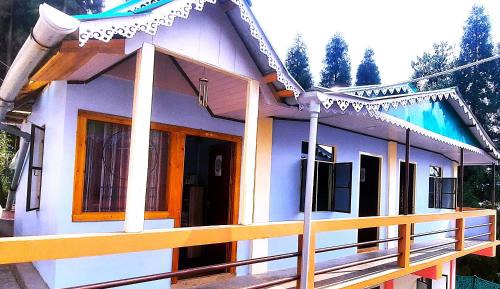 Deluxe Double Room (2 Adults + 1 Child)