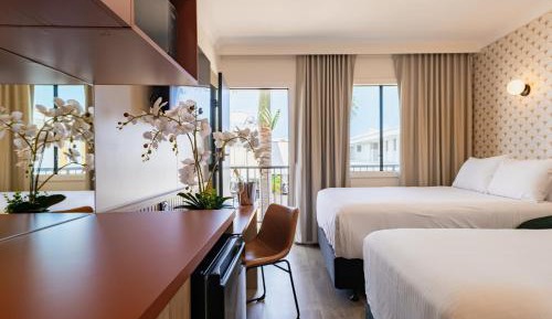 Deluxe Twin Room