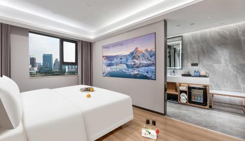Double or Twin Room with Side Sea View