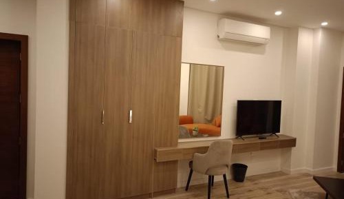 Deluxe Studio