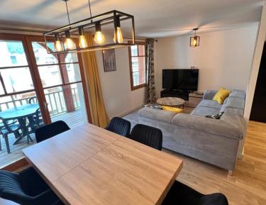 Three-Bedroom Deluxe Apartment